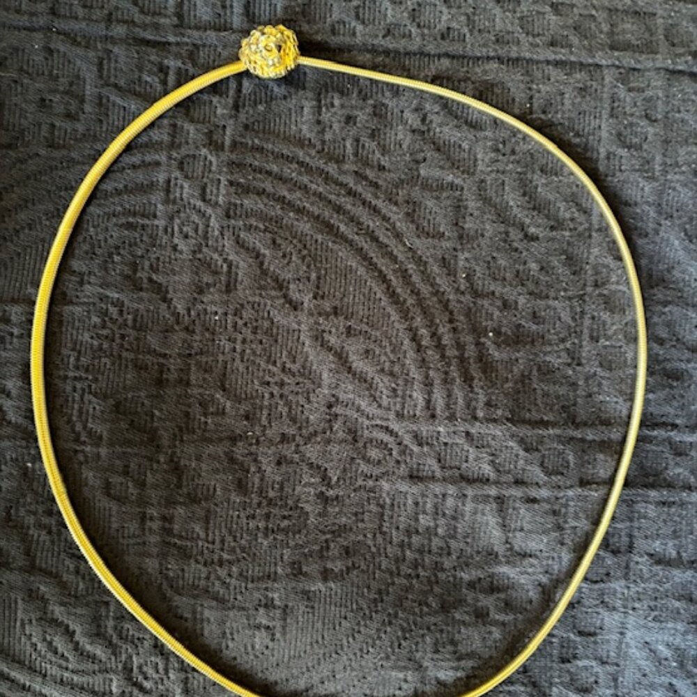 Vintage Anne Klein Womens M-L  Lion Head Belt Goldtone Slinky Metal Stretch